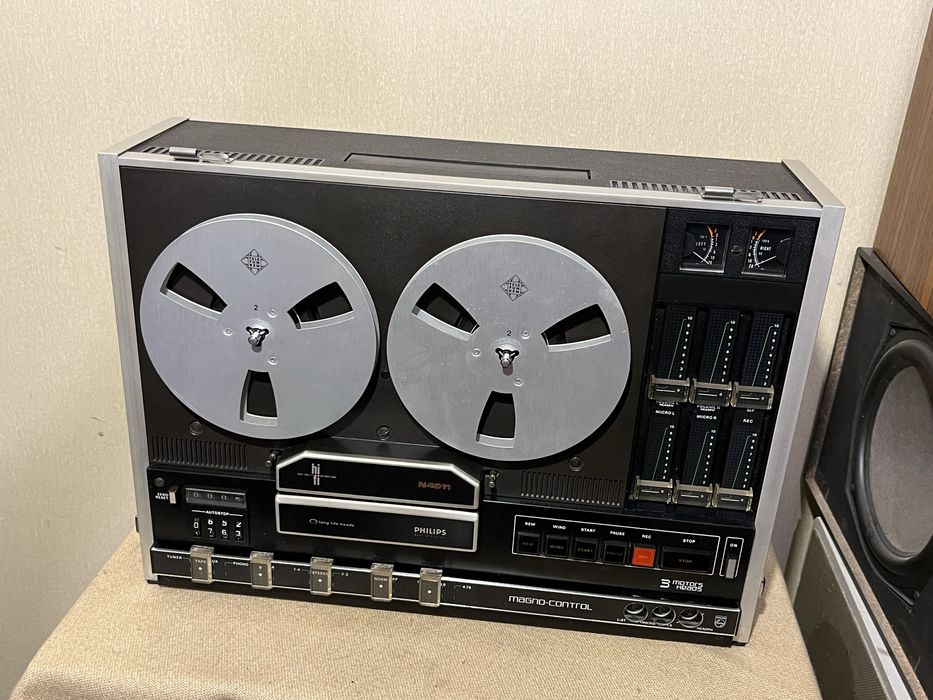 Катушечный магнитофон PHILIPS N4511 (3 мотора/3 головки)