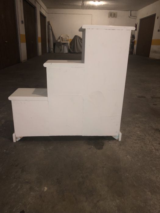 Móvel para quarto de bebé