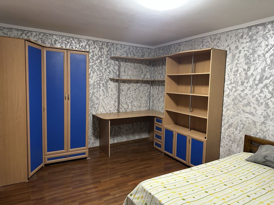 Квартира однокімна подобово.