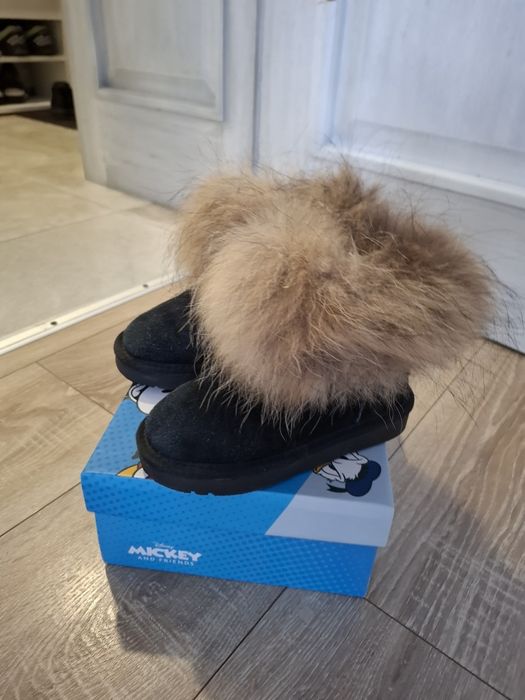 Уги із натураліної замші