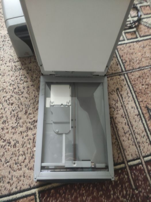 Принтеры HP Canon + сканер Canon комплектом