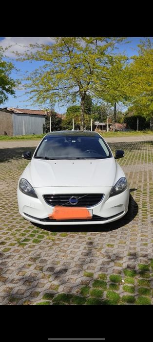 Volvo V40 D2 1.6 Diesel | Teto Panorâmico | Motor e Caixa Substituídos