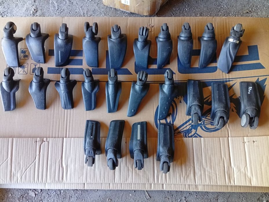 Продажа б/у колес для дорожного чемодана