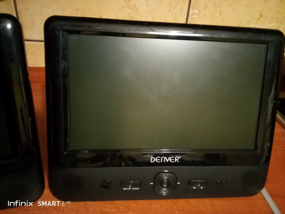 2 szt DVD samochodowych DENVER z uchwytami