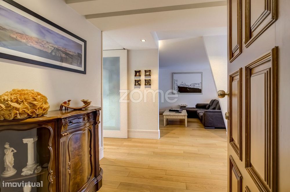 Apartamento T3 todo renovado c/garagem na Av. de Londres em Guimarães