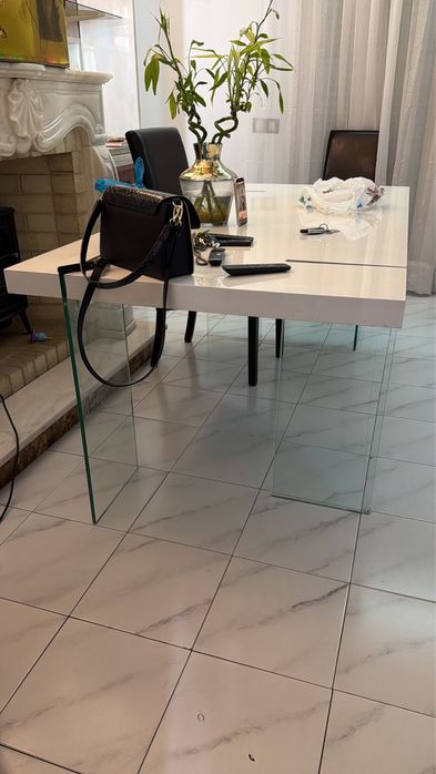 Desapego: Mesa moderna minimalista