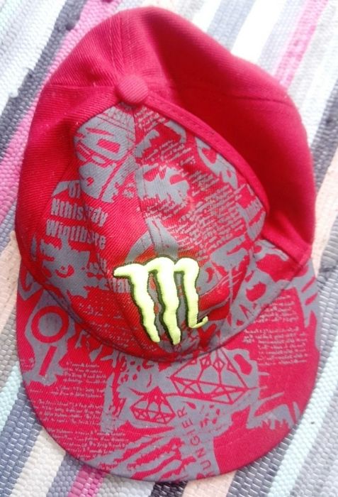 Vendo 4 Bonés como novos