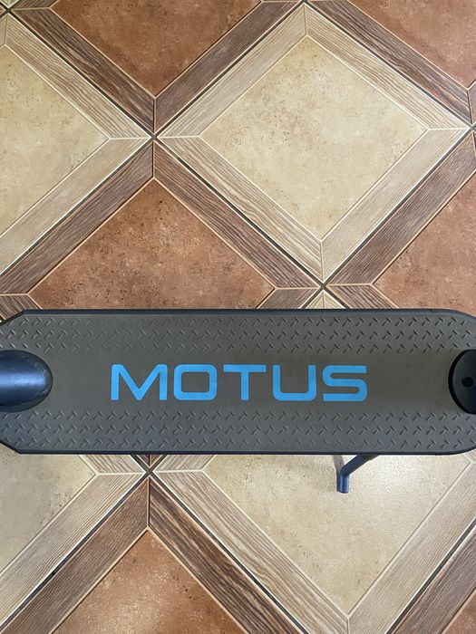 Hulajnoga elektryczna Motus scooty 10 lite 2022