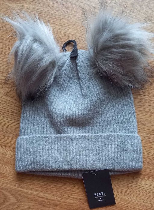 Czapka beanie futrzane pompony - M