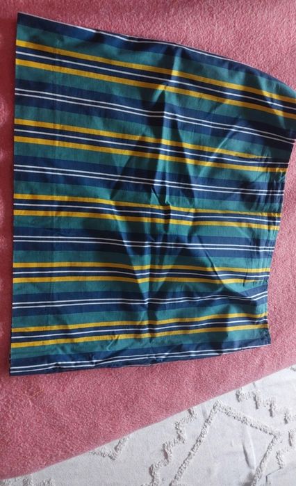 Saia às riscas verticais