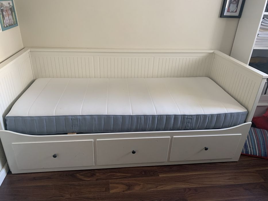 Vendo cama de solteiro que abre