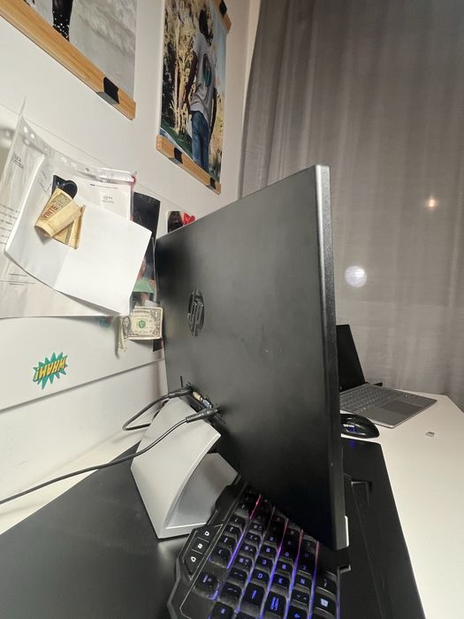Monitor HD HDMI.