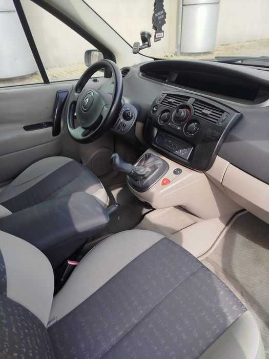Renault Scenic II 2004 r. 1.6 16 V benz. 180.000 km