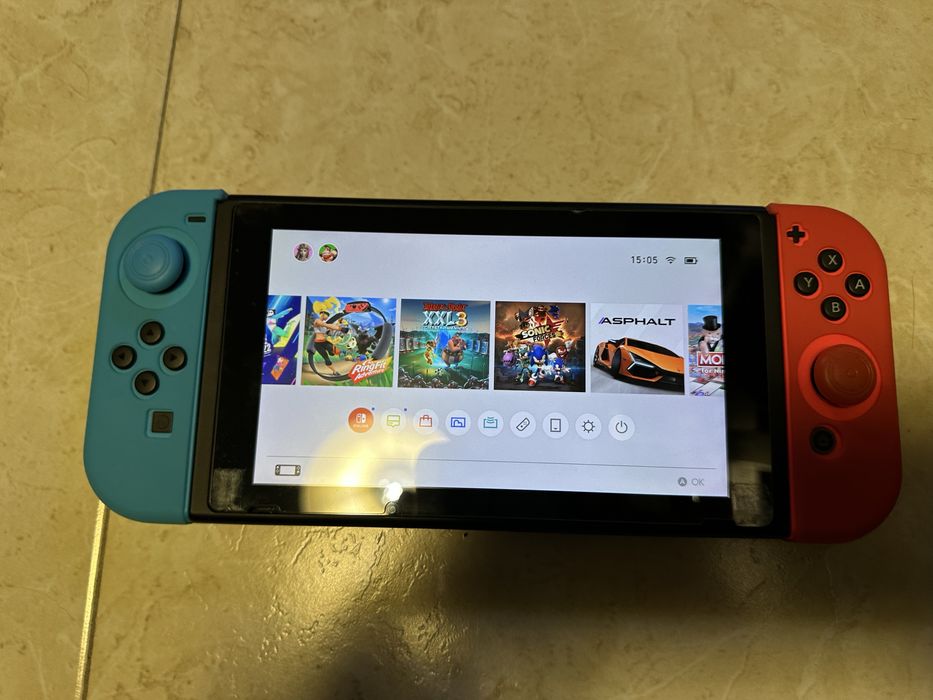 Consola Nintendo Switch completa em caixa