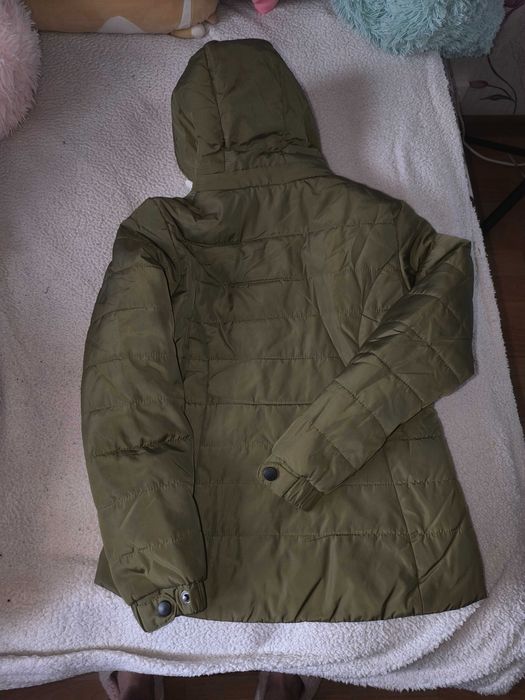 Куртки на выбор, одну отдам бесплатно