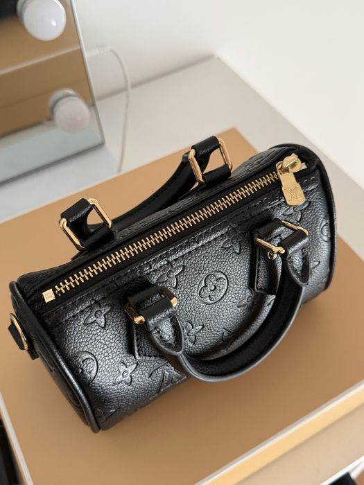 Louis Vuitton Nano Speedy em couro Monogram Empreinte preto
