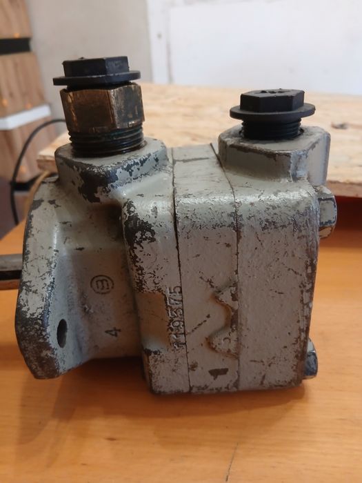 Pompa hydrauliczna Vickers 210 8 1C1 /363  sprawna