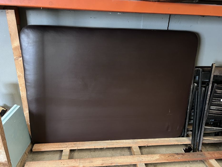 Cabeceira encosto cama em pele