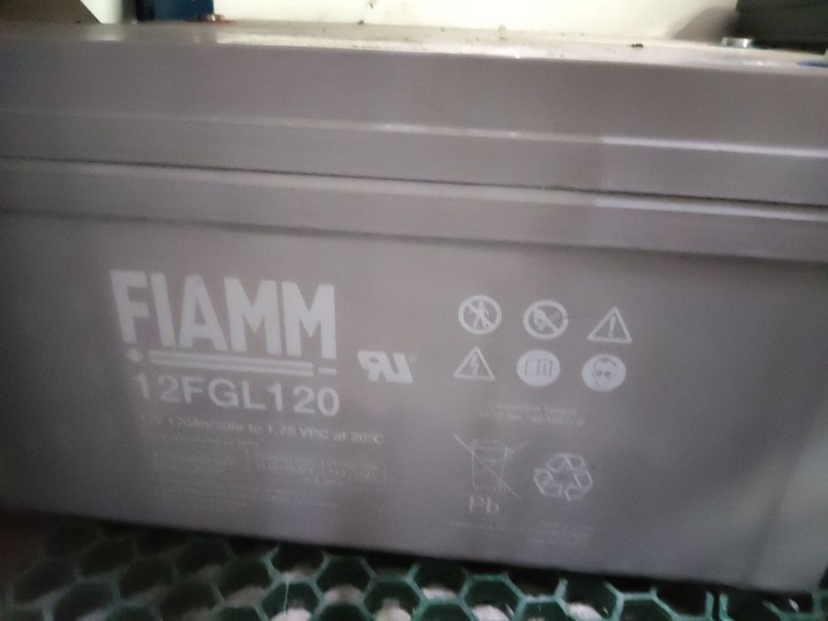 Baterias solares em AGM 100 AMPERES