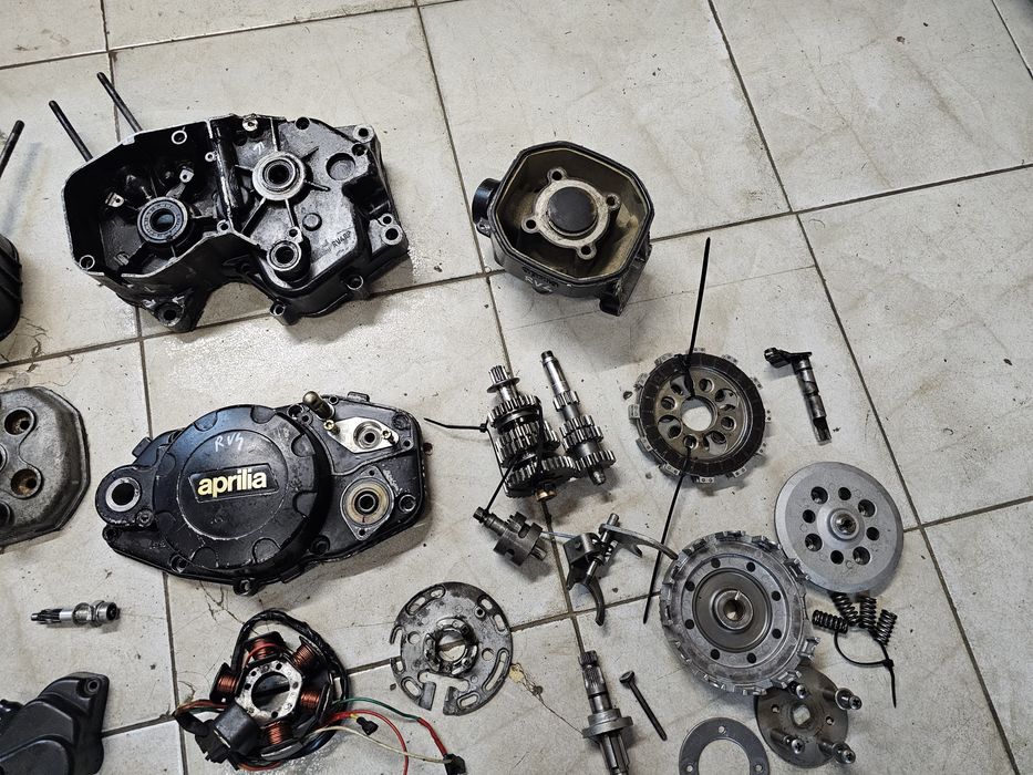 Aprilia Minarelli rv4 silnik części Tuareg skrzynia kapa wał cylinder