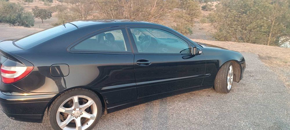 Vendo Mercedes c220 sportcoupe estofos em pele, bancos aquecidos, com apenas 250000 Km foto 2