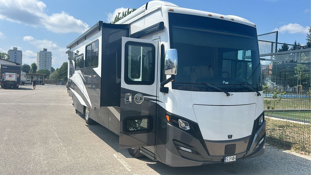 Tiffin Allegro Red 360 - Kamper USA
