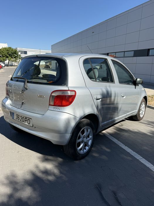 Toyota Yaris 1.0  - Estimado - 124 mil klms - Revisao - Pneus novos - Pintura nova