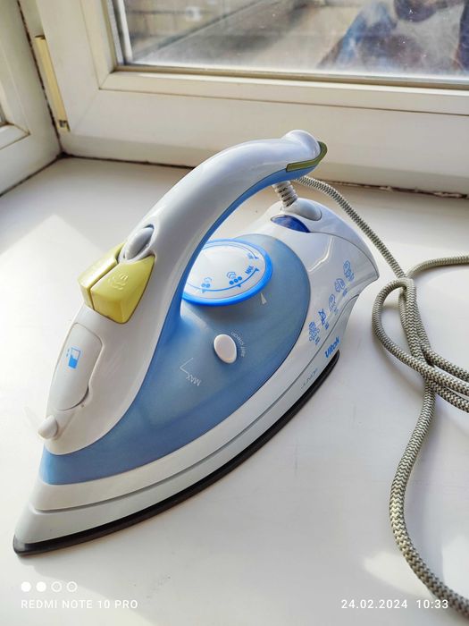 Продам Утюг Vitek Австрия в хорошем состоянии + доска