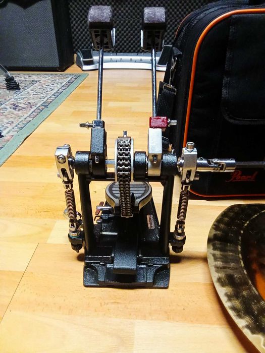 Vendo pedal duplo, inclui acessórios. mala pearl e prato china 16 pst8