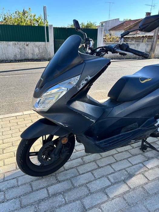 Honda pcx 2016 cinzenta