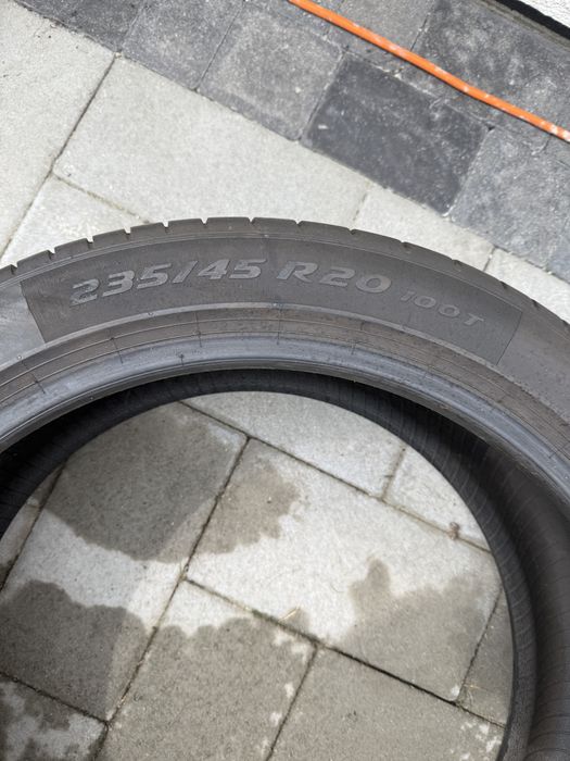 Шина Pirelli P Zero 235/45/20