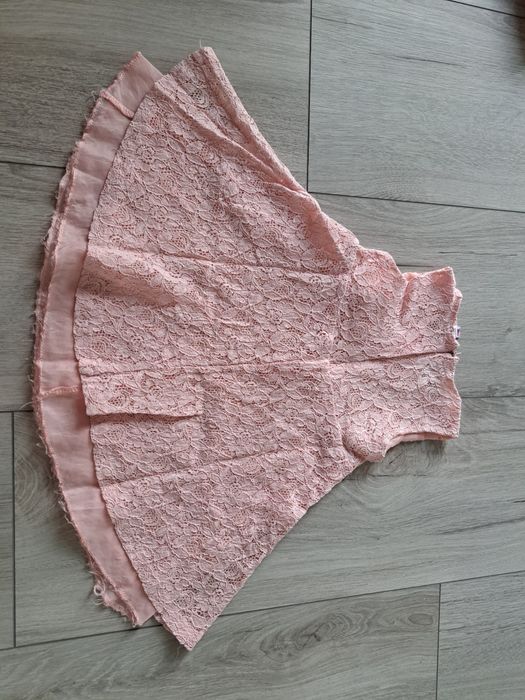 Sukienka elegancka ażurowa bez rekawow r92