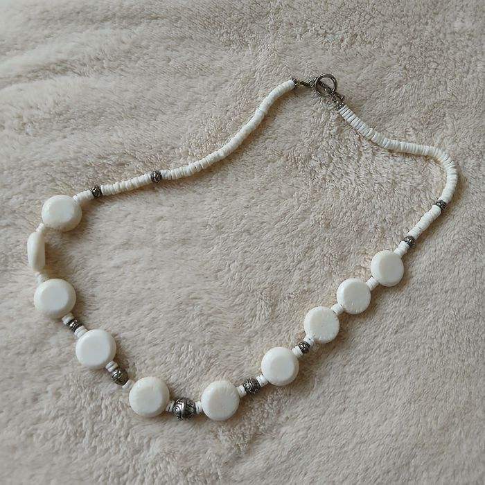 Naszyjnik z białego koralowca
