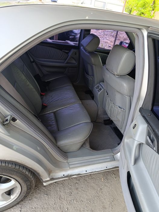 Мерседес w210 e 430 1999, m113, 4.3. Газ/бензин.