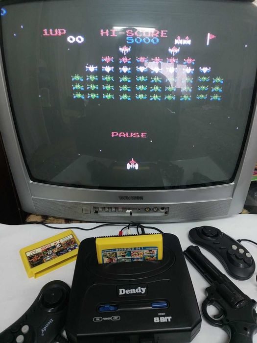 Ігрова приставка денді відмінний стан в коробці з іграми маріо танки.