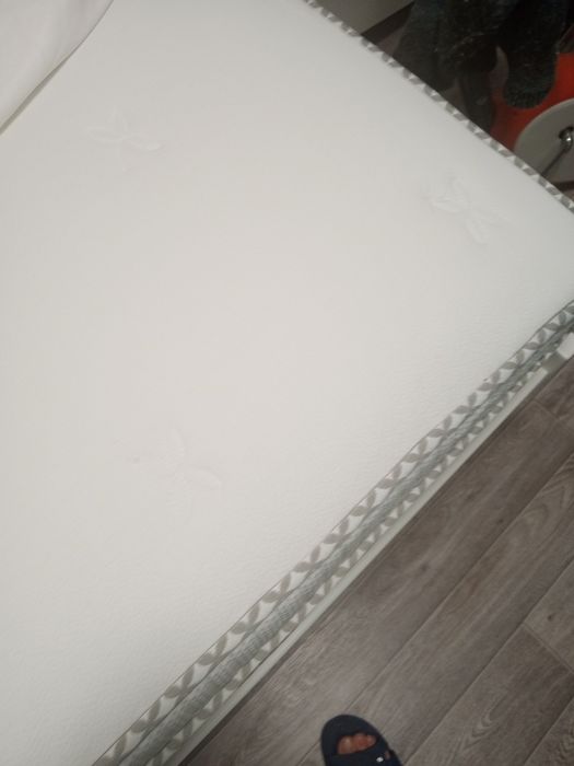 Б/у высокий матрас