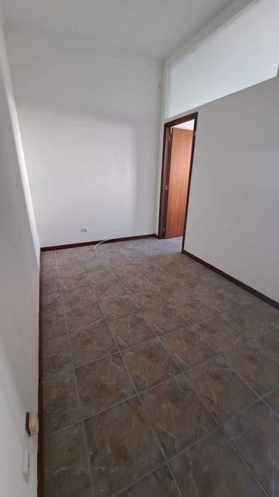 Escritório com 2 salas junto ao tribunal