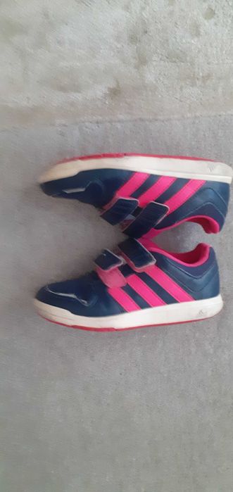 Granatowe buty roz 29 firmy Adidas