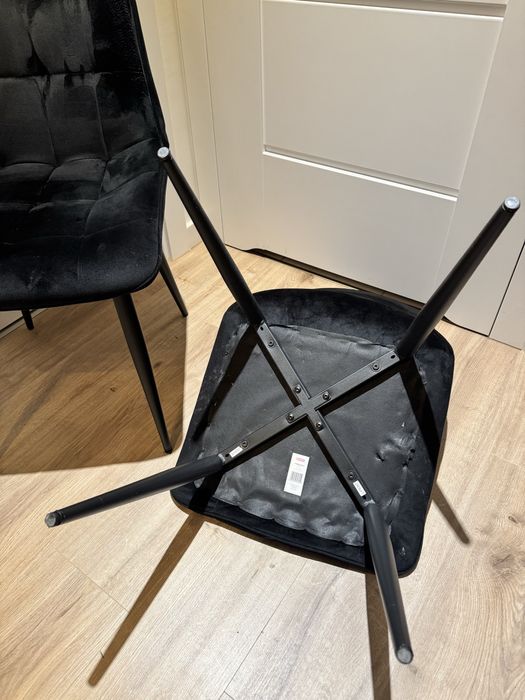 Krzesła welurowe  (2 sztuki)