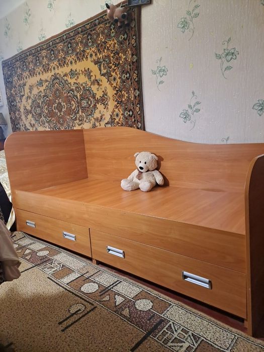 Ліжко односпальне  дитяче 80х190 якісне.