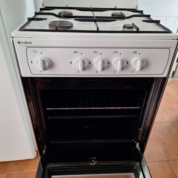 Fogão gás natural Indesit