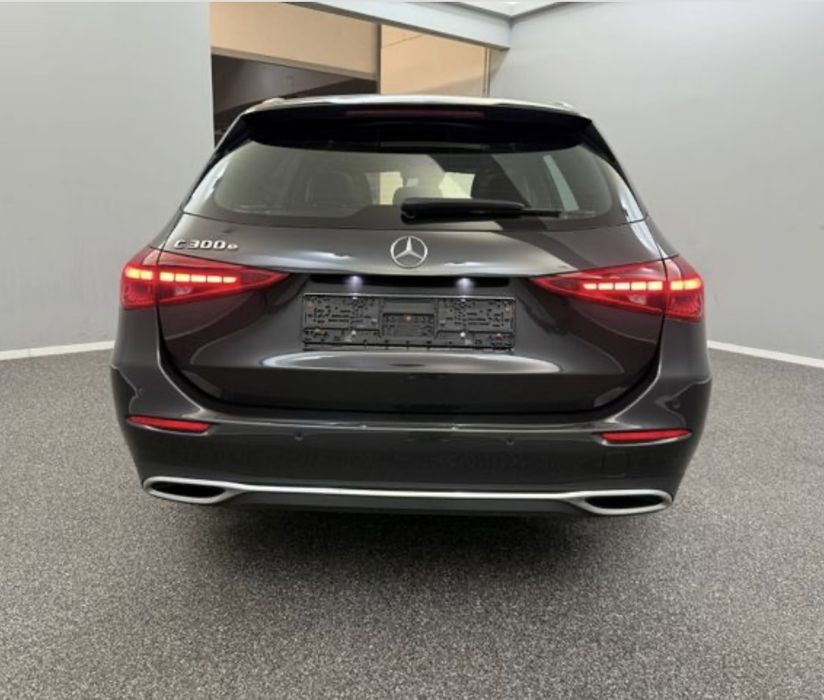 Mercedes-Benz C300e Avantgarde