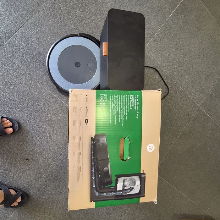 Aspirador Robô IROBOT Roomba i5+