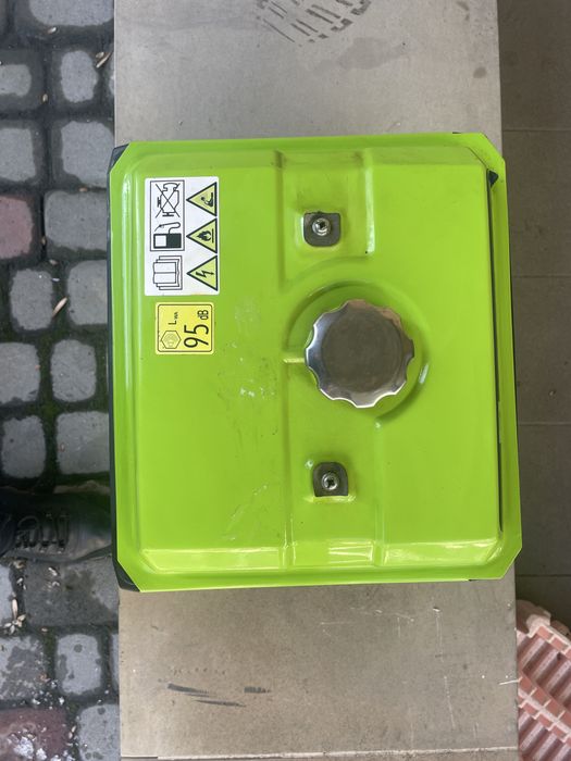 Генератор бензиновый инверторный Zipper ZI-STE1100IV