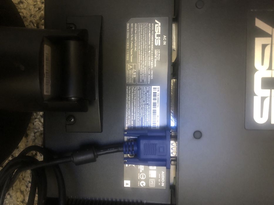 Monitor Asus 45 cm u