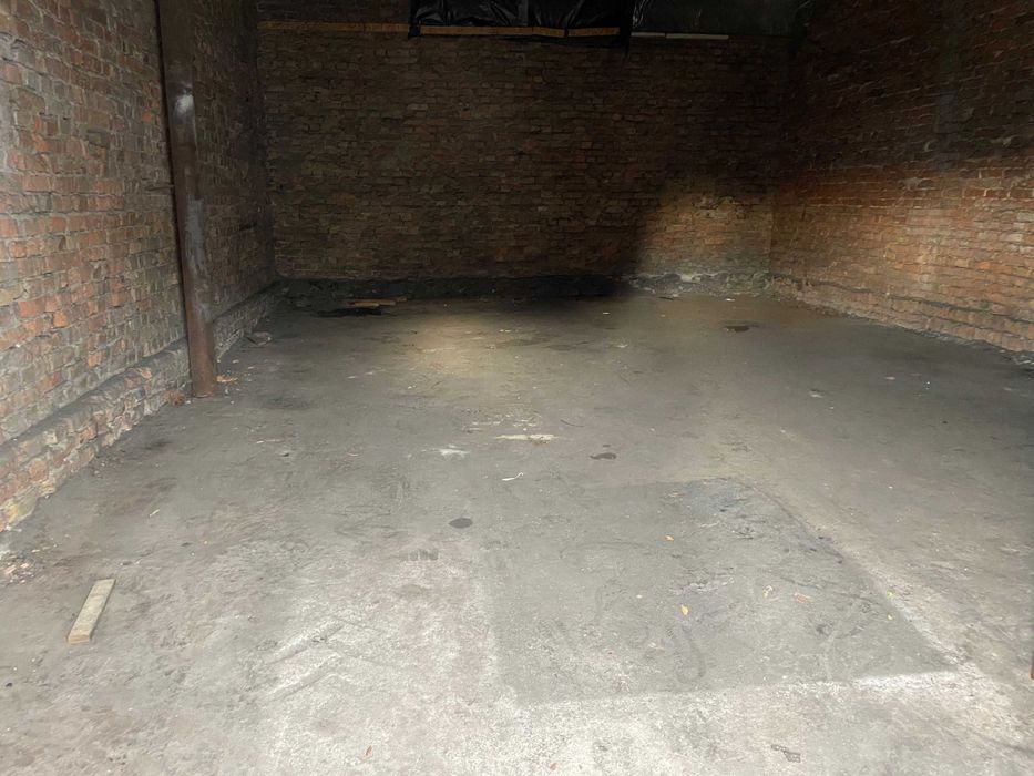 Ангар 150кв.м, високі та широкі ворота, вул. Біла