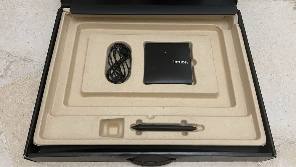 Графічний планшет Wacom Intuos 5 touch L  PTH-850
