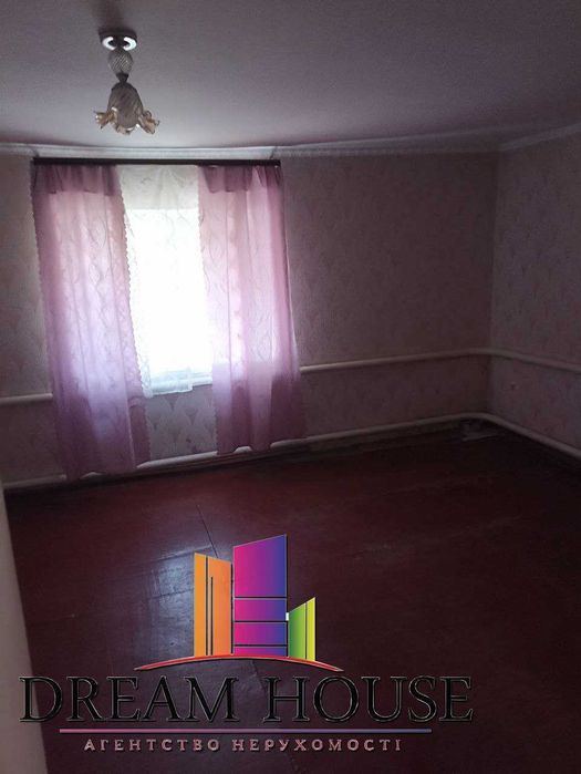 Продаж будинку в центрі м. Тальне