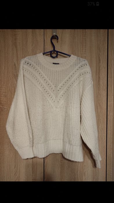 Sweter biały ciepły