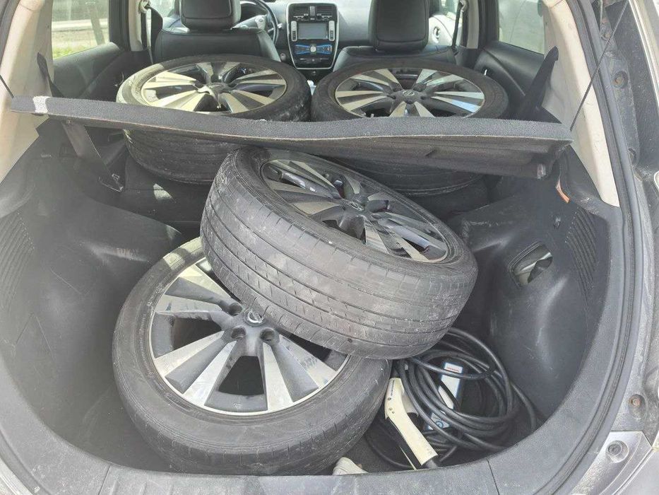 Nissan leaf Tekna 24кВт